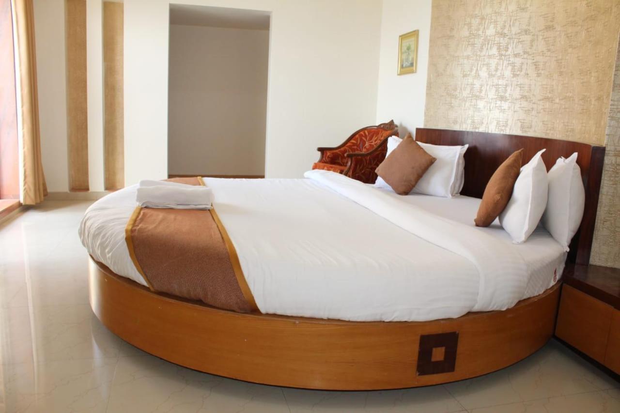Abhishek Beach Resort And Spa Ganpatipule Dış mekan fotoğraf