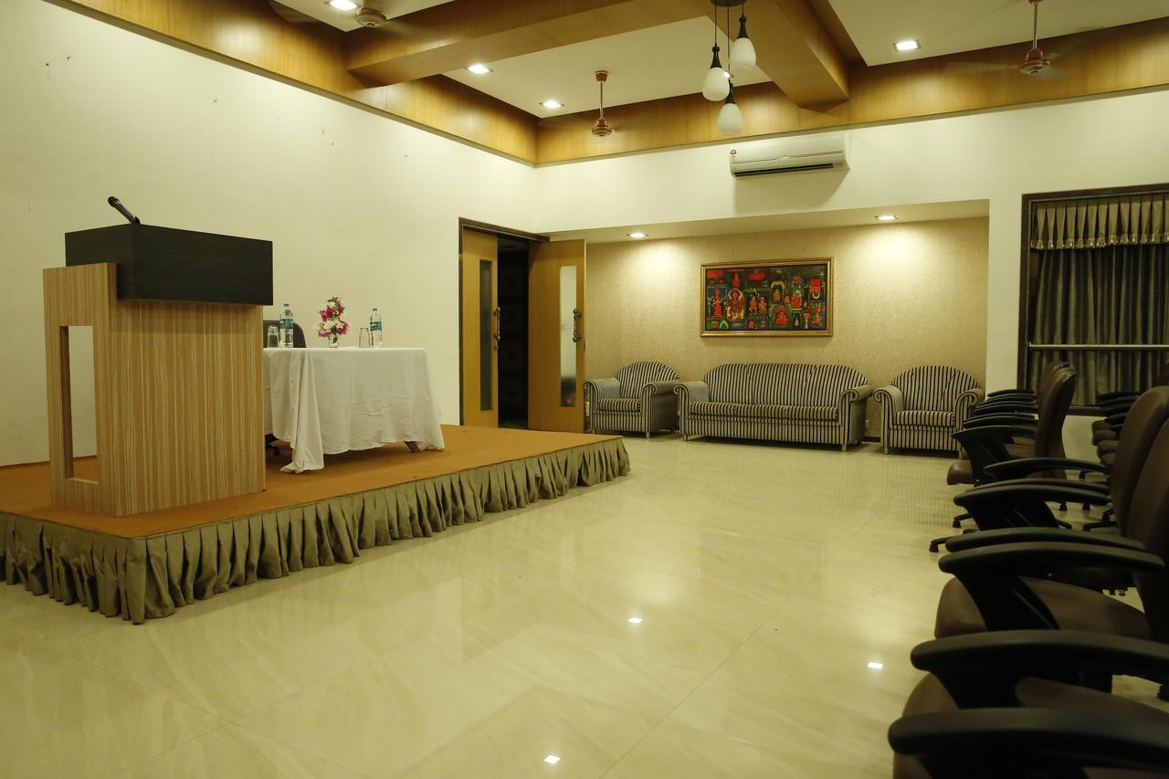 Abhishek Beach Resort And Spa Ganpatipule Dış mekan fotoğraf