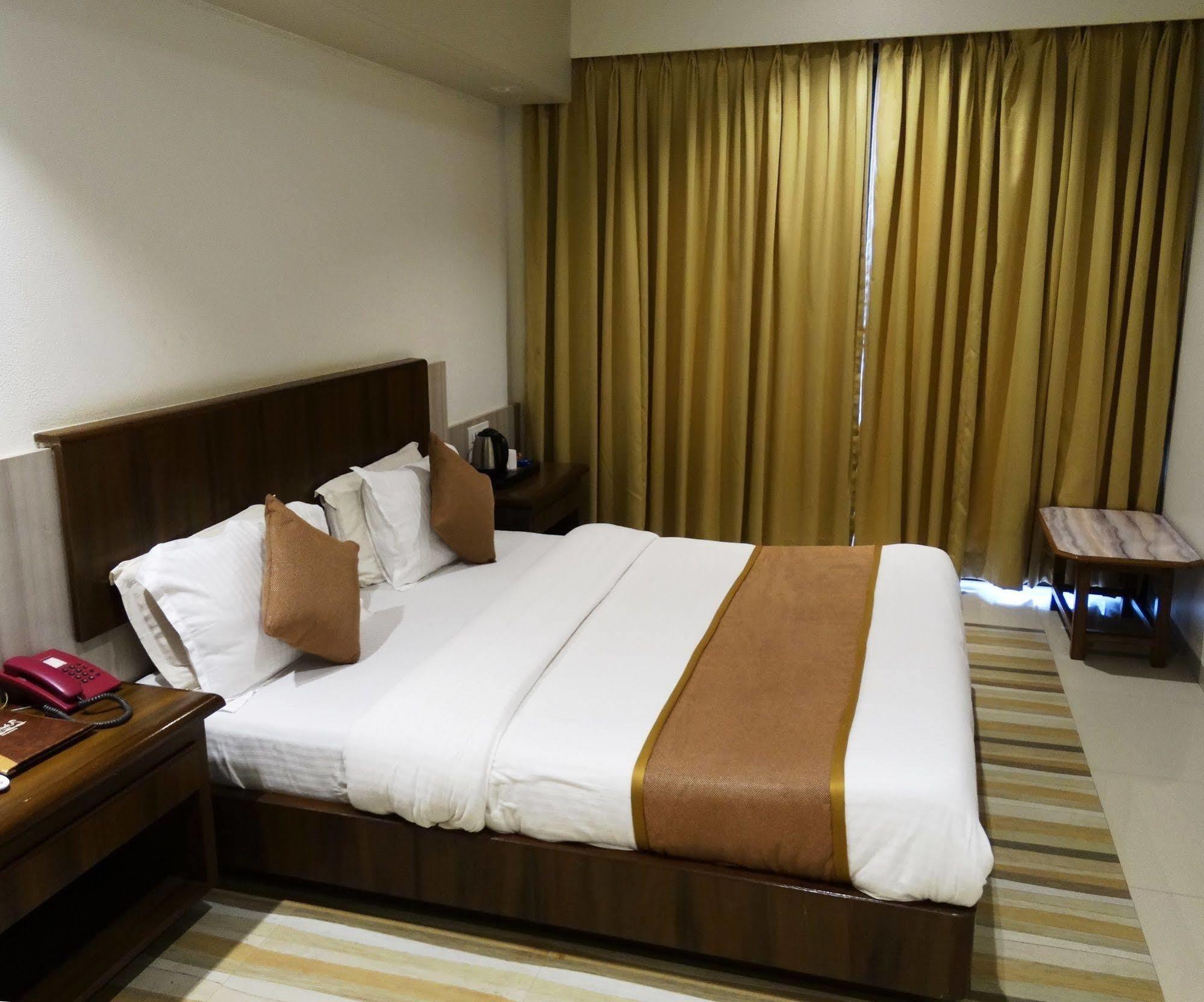 Abhishek Beach Resort And Spa Ganpatipule Dış mekan fotoğraf