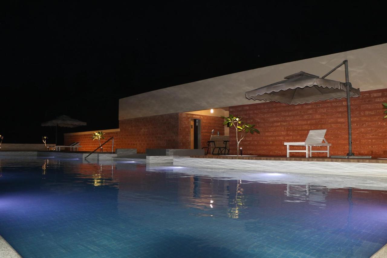 Abhishek Beach Resort And Spa Ganpatipule Dış mekan fotoğraf