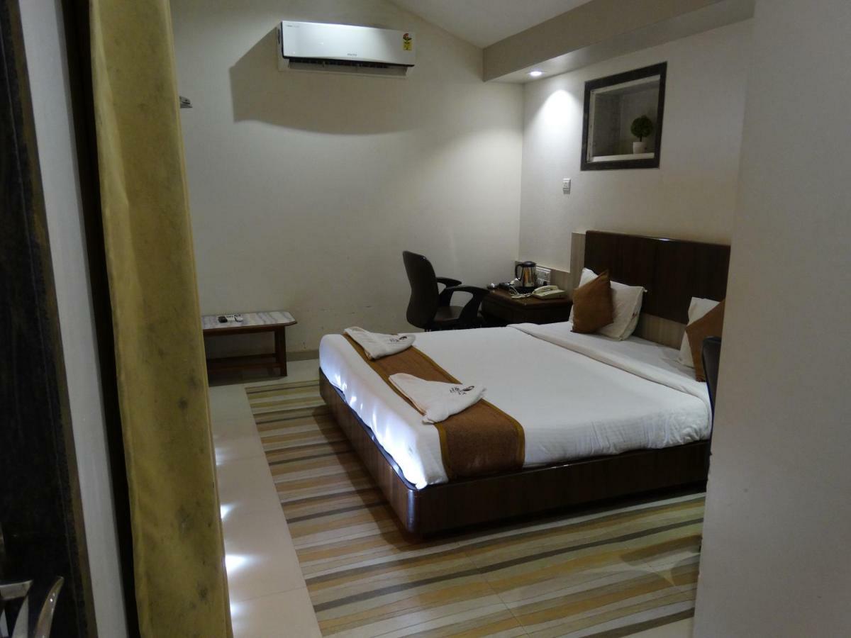 Abhishek Beach Resort And Spa Ganpatipule Dış mekan fotoğraf