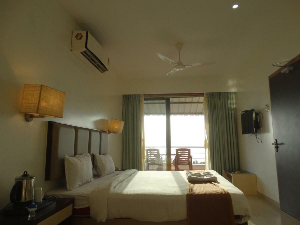 Abhishek Beach Resort And Spa Ganpatipule Dış mekan fotoğraf